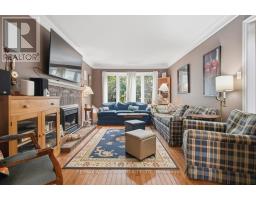 51 LAUREL CRESCENT - 11