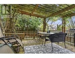 51 LAUREL CRESCENT - 36