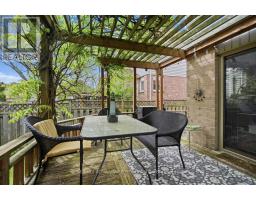 51 LAUREL CRESCENT - 37