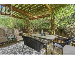 51 LAUREL CRESCENT - 38