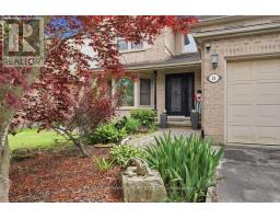 51 LAUREL CRESCENT - 44