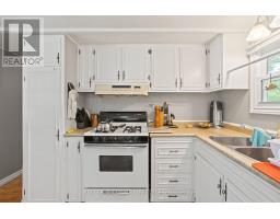 4403 QUEENS AVENUE - 16