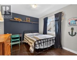 290 CHAMBERS COURT - 23