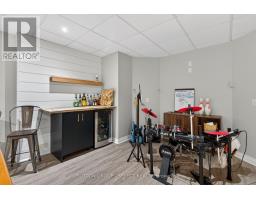 290 CHAMBERS COURT - 35