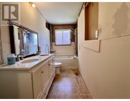 35 BENSON CRESCENT - 10