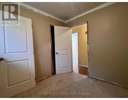 35 BENSON CRESCENT - 12