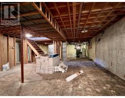 35 BENSON CRESCENT - 26