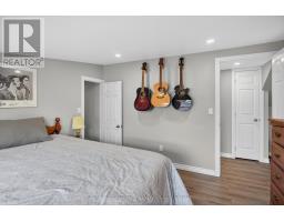 24 THIRD AVENUE - 23