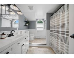 599 JOHN STREET - 33