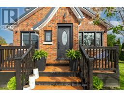 599 JOHN STREET - 4
