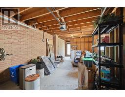 74 DEVERON CRESCENT - 34