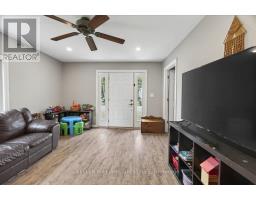 30 QUEEN STREET W - 6