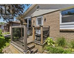 82 MURIEL CRESCENT - 4