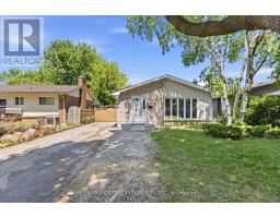 132 TOULON CRESCENT - 2