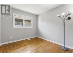132 TOULON CRESCENT - 21