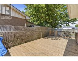 132 TOULON CRESCENT - 32