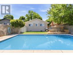 132 TOULON CRESCENT - 37