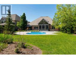 683 EAGLETRACE DRIVE - 38