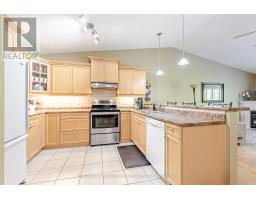 28 - 572 THISTLEWOOD DRIVE - 9