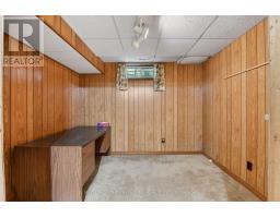 4 GOLFVIEW CRESCENT - 37