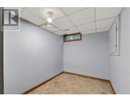 4 GOLFVIEW CRESCENT - 38