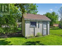4 GOLFVIEW CRESCENT - 45