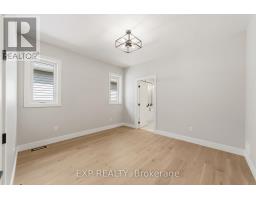 14 - 430 HEAD STREET N - 17