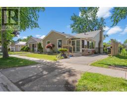 31 RENNY CRESCENT - 1