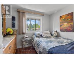 31 RENNY CRESCENT - 24