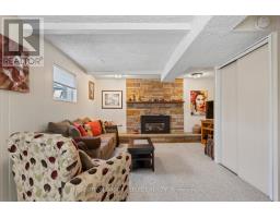 31 RENNY CRESCENT - 32