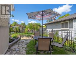 31 RENNY CRESCENT - 40