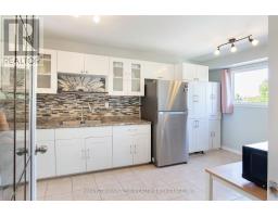 13 - 285 BLUEVALE STREET N - 17