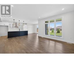 36 KELLY DRIVE - 23
