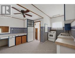 212 SYDENHAM STREET E - 11