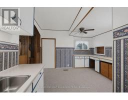 212 SYDENHAM STREET E - 12