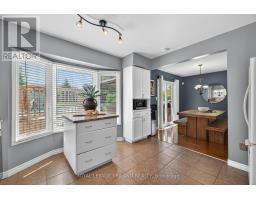 39 HITCH CRESCENT - 17