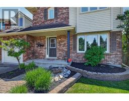 39 HITCH CRESCENT - 3