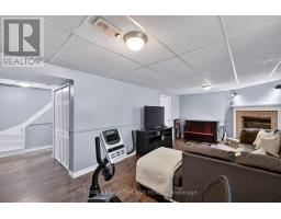 39 HITCH CRESCENT - 32
