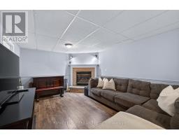 39 HITCH CRESCENT - 33