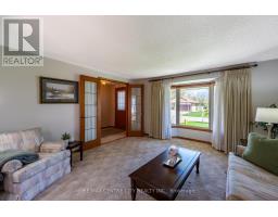 22 SADDY CRESCENT - 5