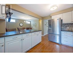160 GRENFELL CRESCENT - 12