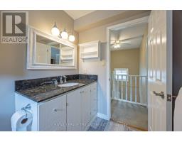 160 GRENFELL CRESCENT - 27