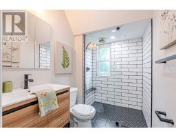 24 LAMBETH AVENUE - 18