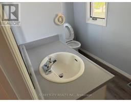 1004 ALDERSBROOK ROAD - 18