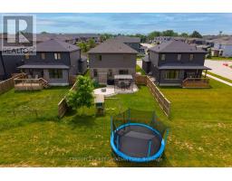 148 GILMOUR DRIVE - 32