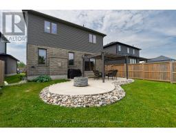 148 GILMOUR DRIVE - 35