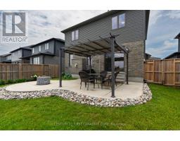 148 GILMOUR DRIVE - 36