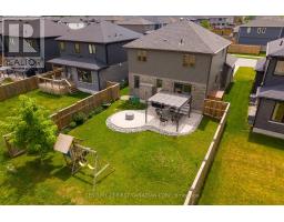 148 GILMOUR DRIVE - 38