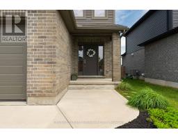 148 GILMOUR DRIVE - 4