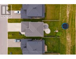 148 GILMOUR DRIVE - 41